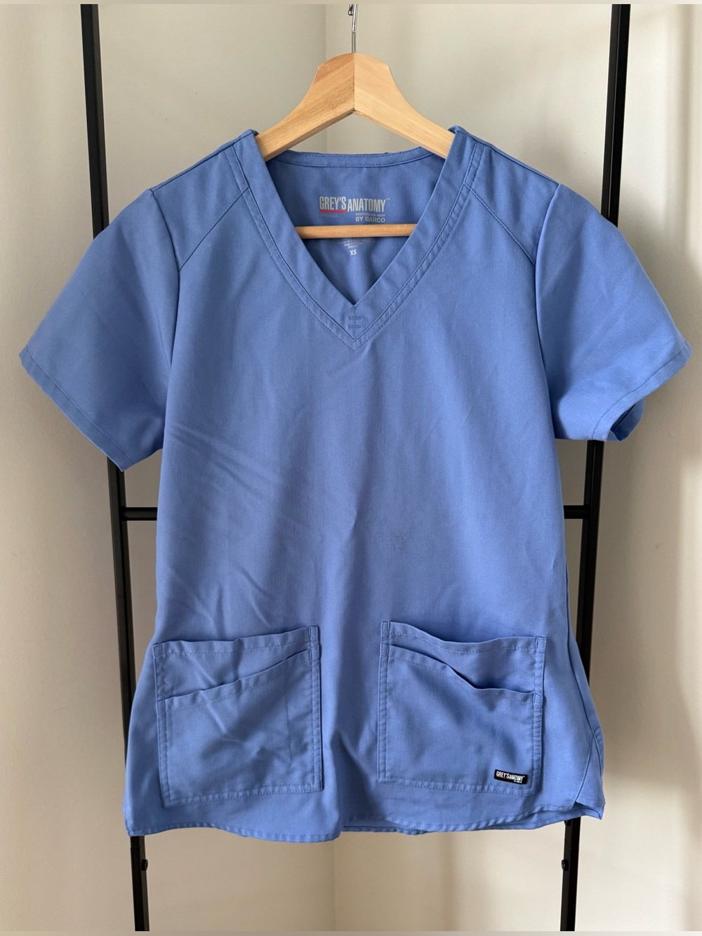 Grey's Anatomy Spandex Stretch V-Neck Scrub Top, size XS